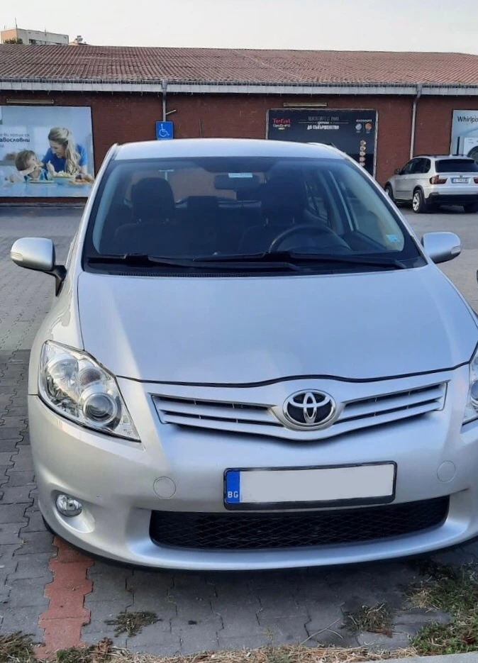 Toyota Auris, снимка 1 - Автомобили и джипове - 42675116