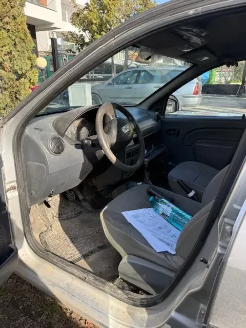 Dacia Logan, снимка 16 - Автомобили и джипове - 53007655