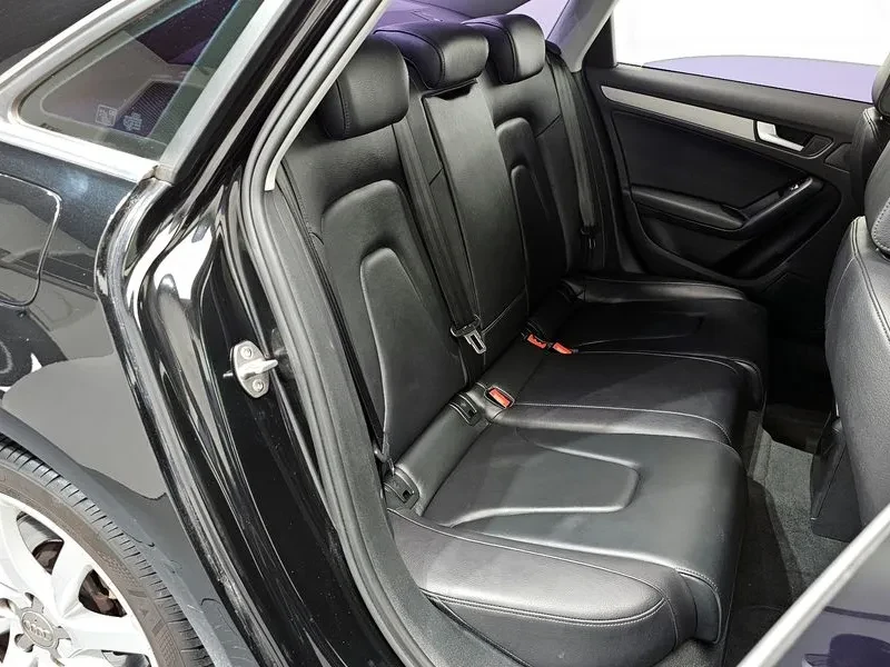 Audi A4 2.0 TDI Dynamic B8, снимка 12 - Автомобили и джипове - 53270021