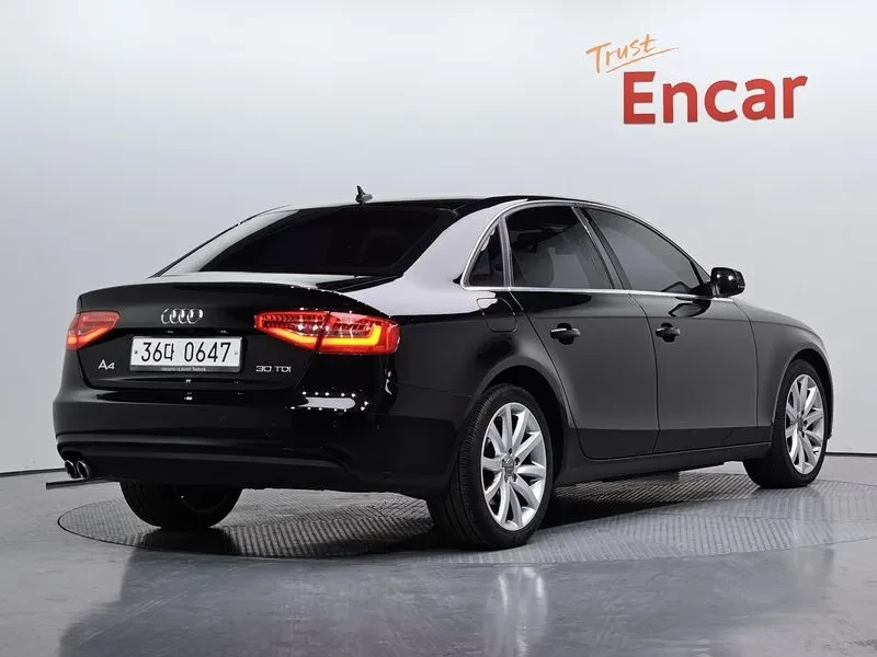Audi A4 2.0 TDI Dynamic B8, снимка 2 - Автомобили и джипове - 53270021