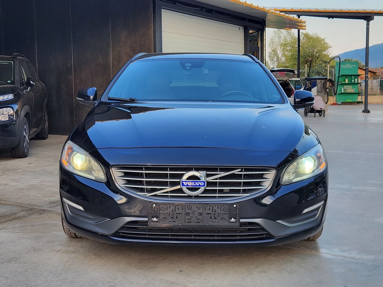 Volvo V60 2.0 D4 180 Momentum - изображение 2