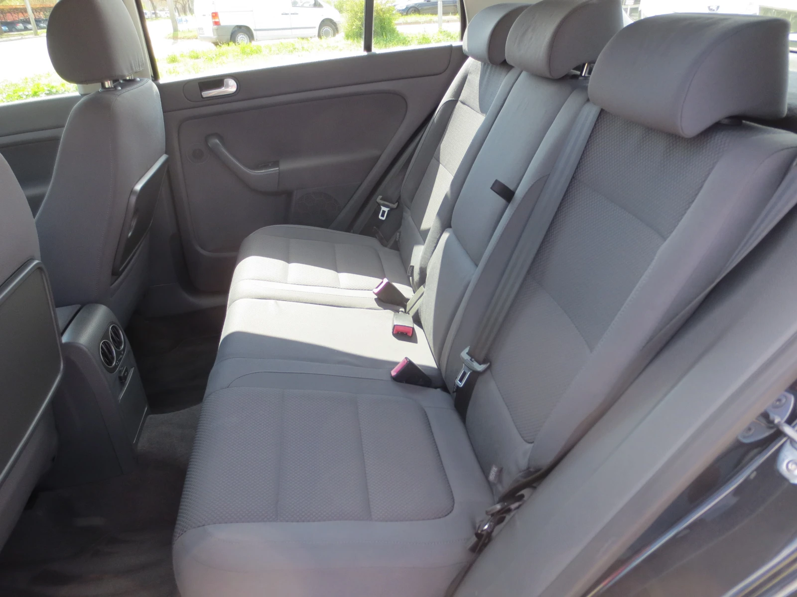 VW Golf Plus 2.0 TDI  | Mobile.bg — изображение 12