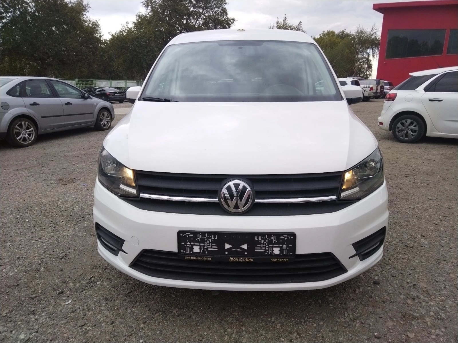 VW Caddy 102 к.с, темпомат, 5 места, инвалидна рампа - изображение 2