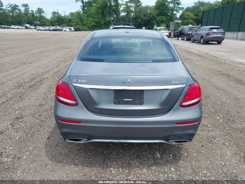 Mercedes-Benz E 300 2017 MERCEDES-BENZ E 300 4MATIC - изображение 8