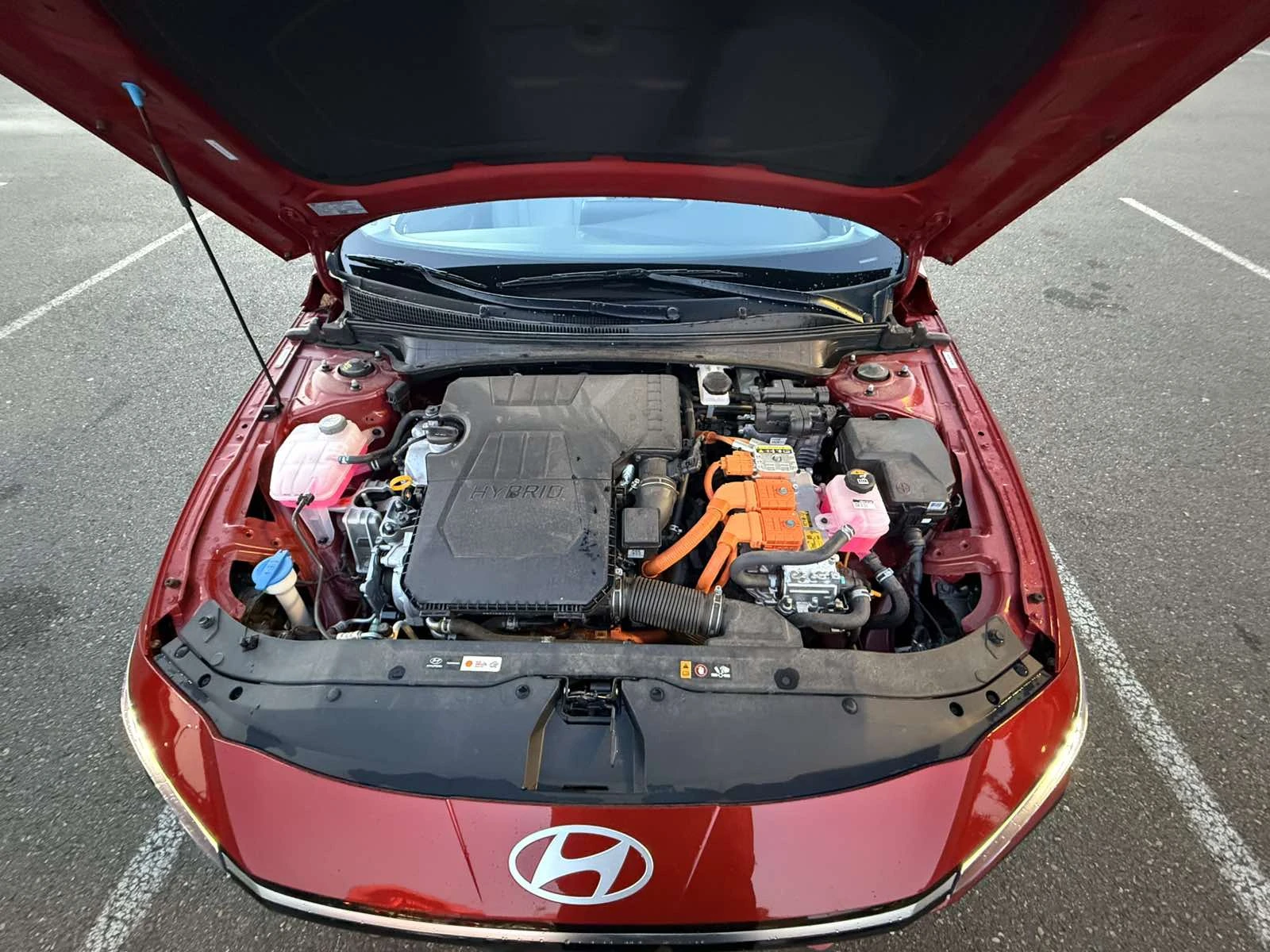 Hyundai Elantra  Hybrid Limited Sedan 4D 1.6L I4 DI Gas/Electric  - изображение 6