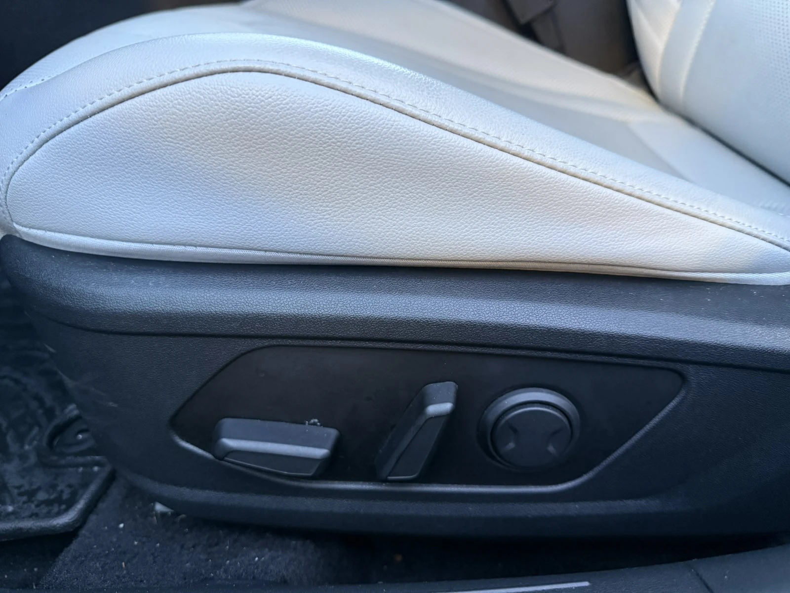 Hyundai Elantra  Hybrid Limited Sedan 4D 1.6L I4 DI Gas/Electric  | Mobile.bg � ����������� 12