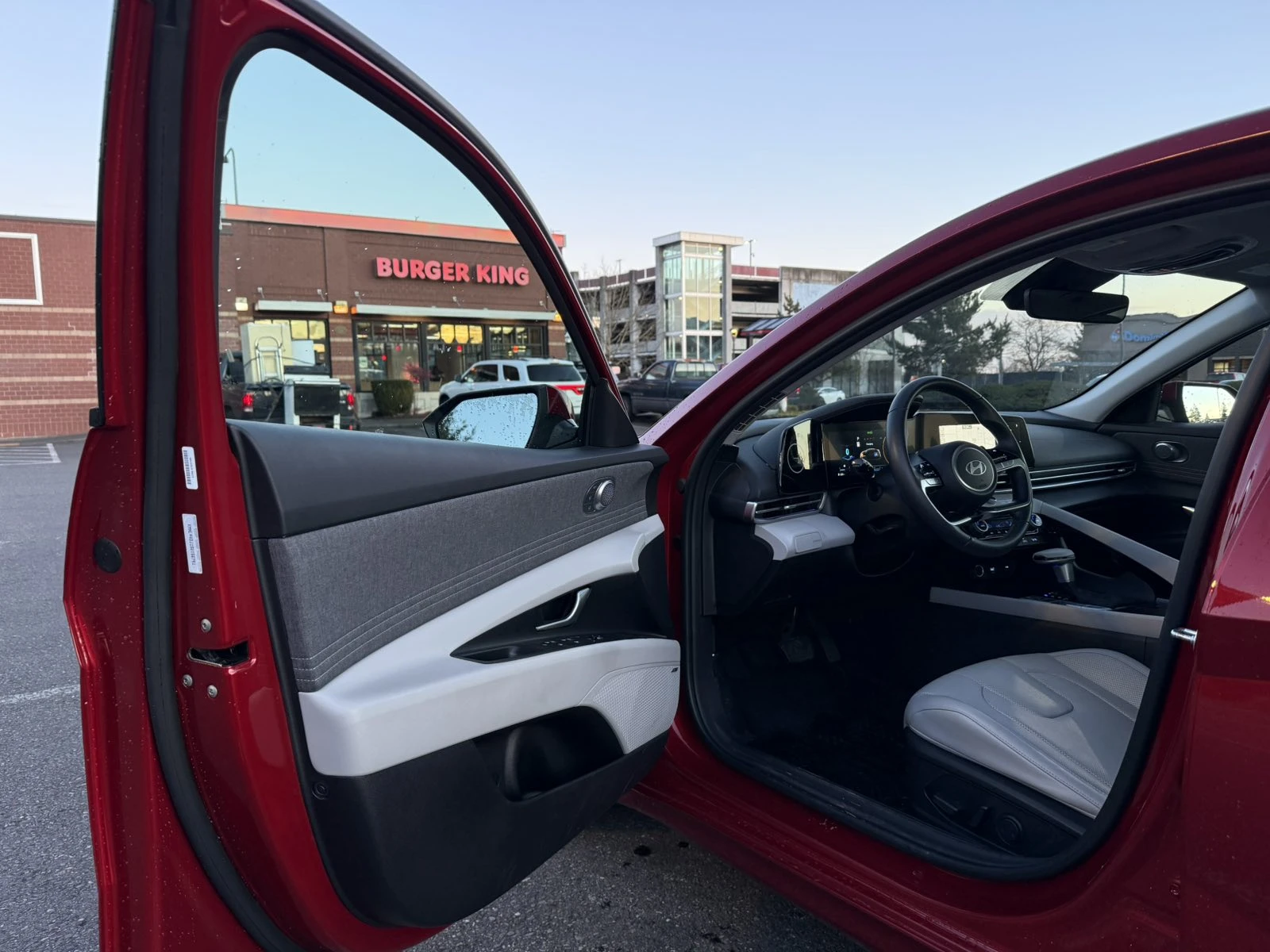 Hyundai Elantra  Hybrid Limited Sedan 4D 1.6L I4 DI Gas/Electric  - изображение 5