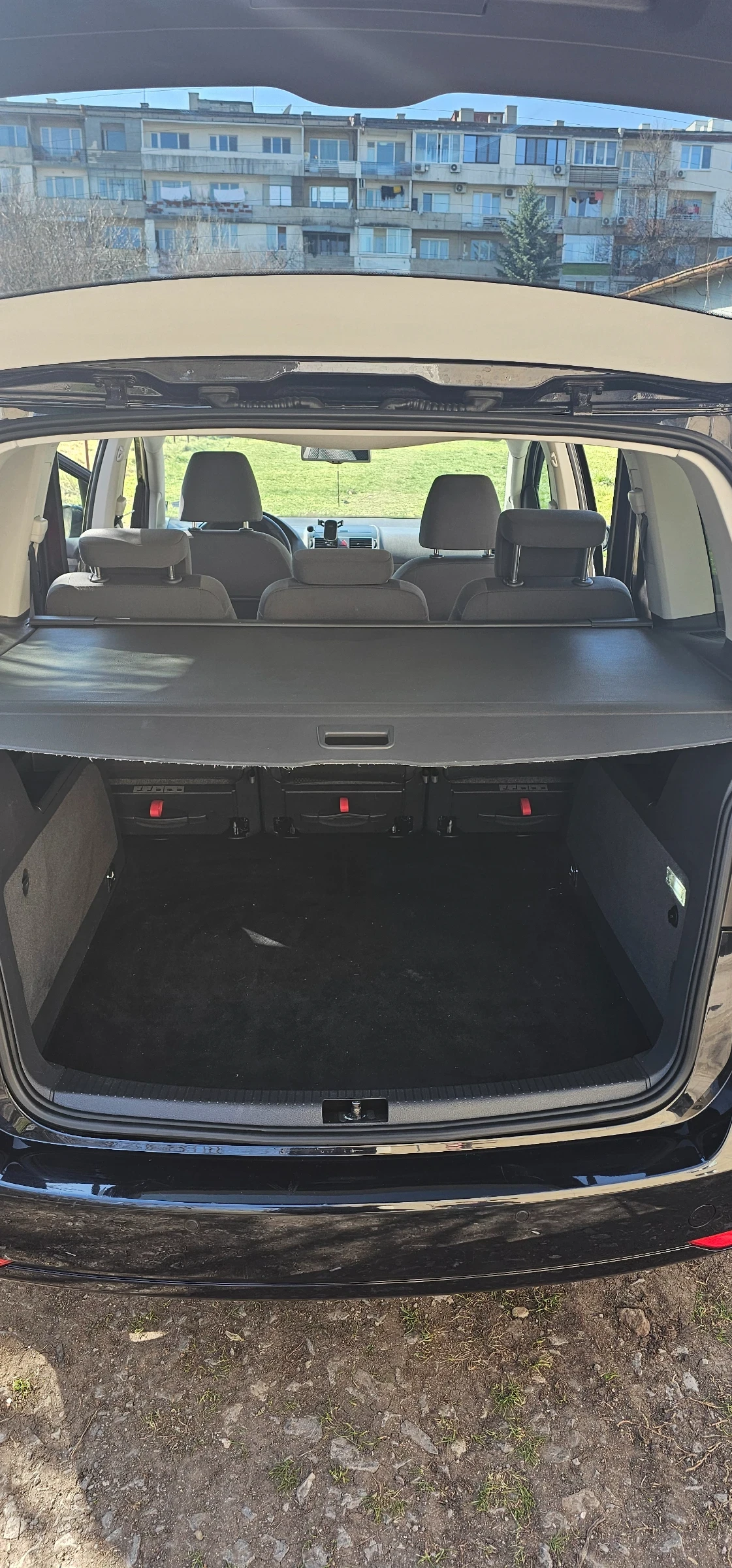 VW Touran 1.4 TSI 140 к.с./ Ръчна скоростна кутия 6 скорости, снимка 11 - Автомобили и джипове - 53846821