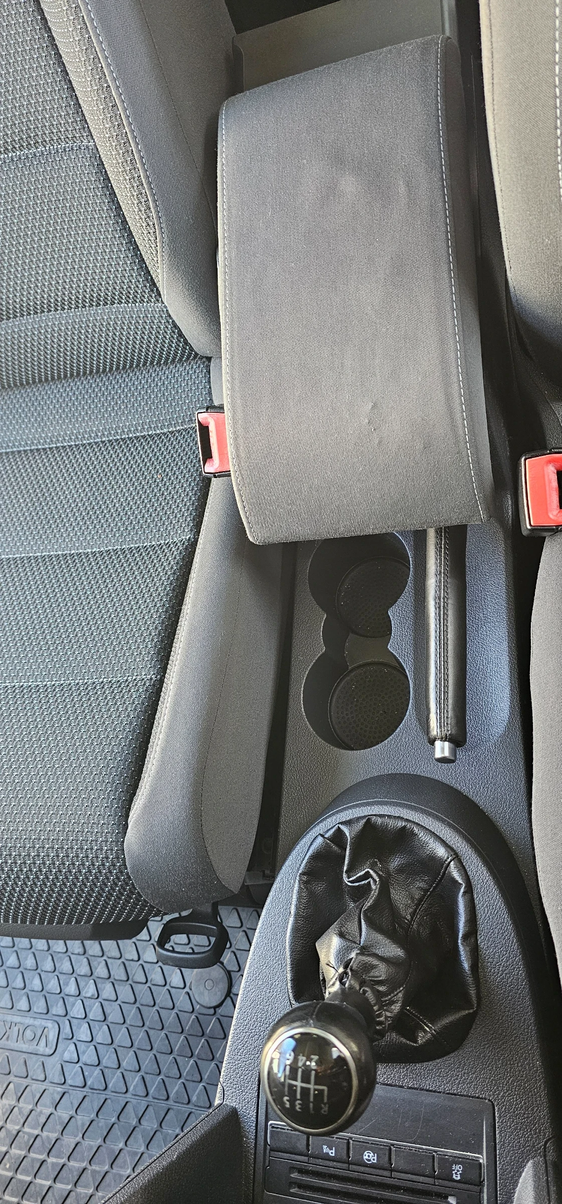 VW Touran 1.4 TSI 140 к.с./ Ръчна скоростна кутия 6 скорости, снимка 6 - Автомобили и джипове - 53846821