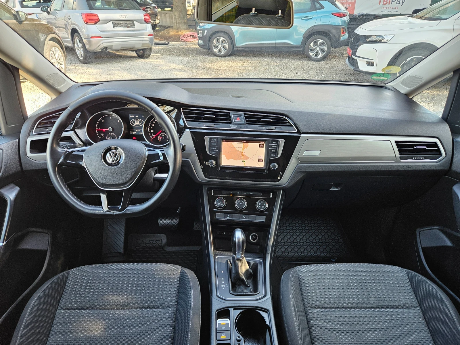 VW Touran 2.0 TDI DSG , снимка 8 - Автомобили и джипове - 53903095