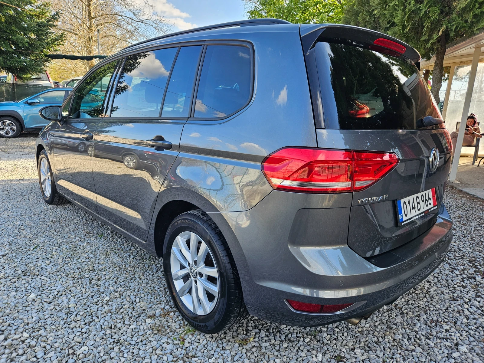 VW Touran 2.0 TDI DSG , снимка 4 - Автомобили и джипове - 53903095