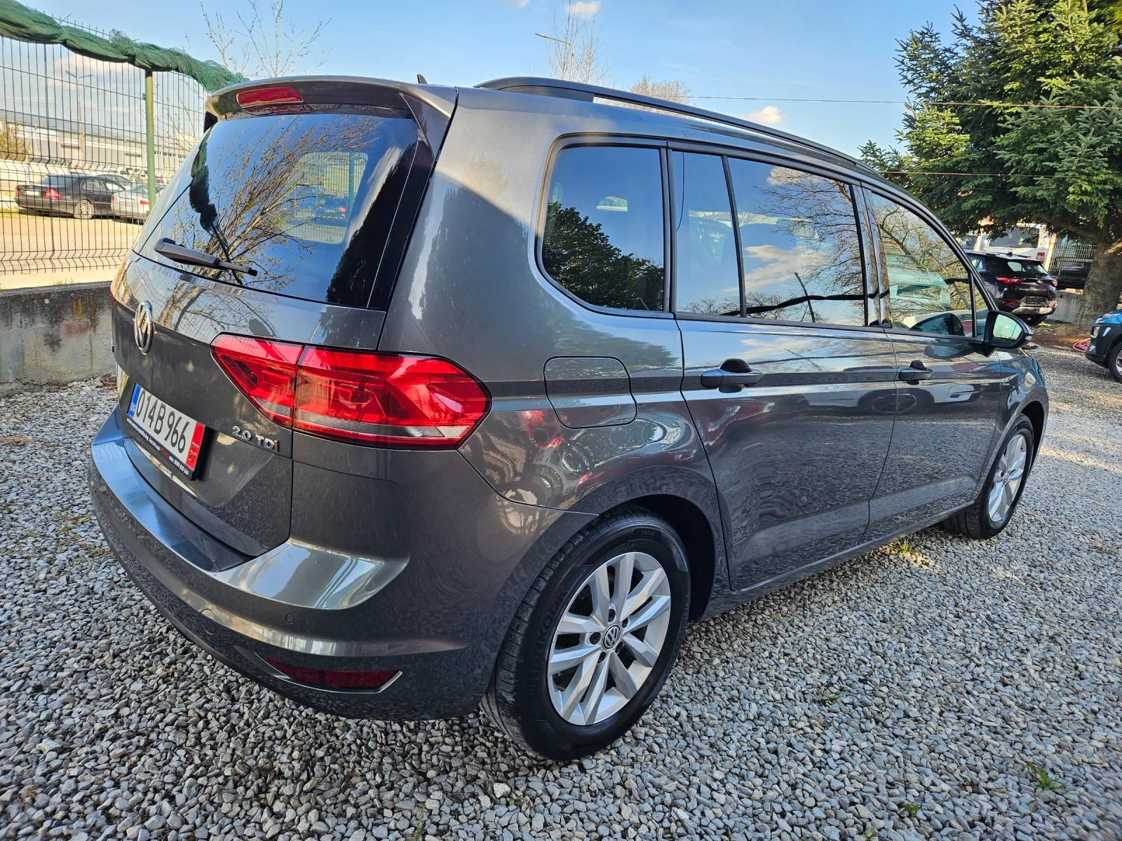 VW Touran 2.0 TDI DSG , снимка 6 - Автомобили и джипове - 53903095