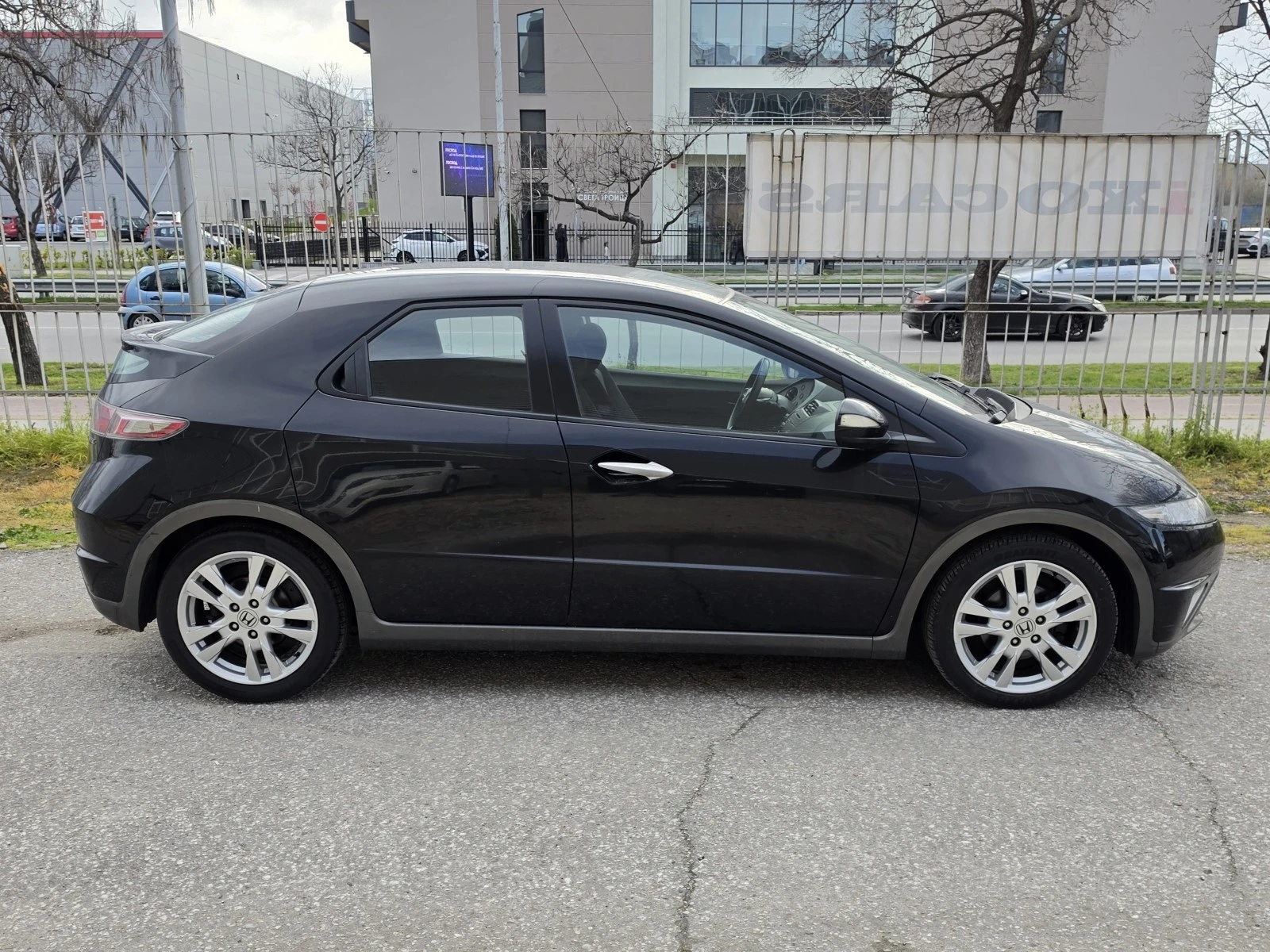 Honda Civic 1.8i-VTEC Facelift ЕВРО 5, TUV 2026г., снимка 4 - Автомобили и джипове - 54065567