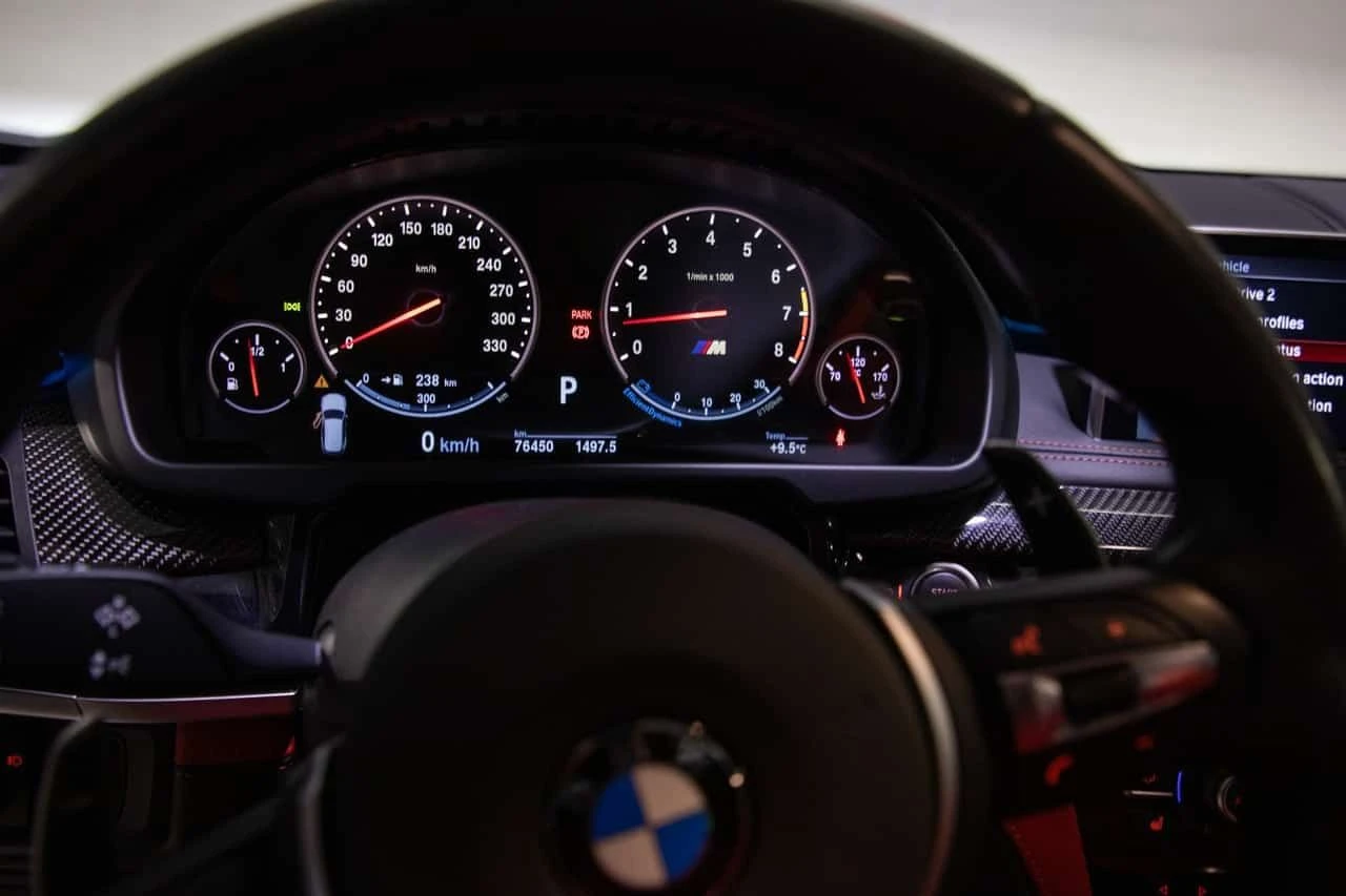 BMW X5M Sports * Head-up * Keyless * Bucked Seats * 360 , снимка 9 - Автомобили и джипове - 54121824