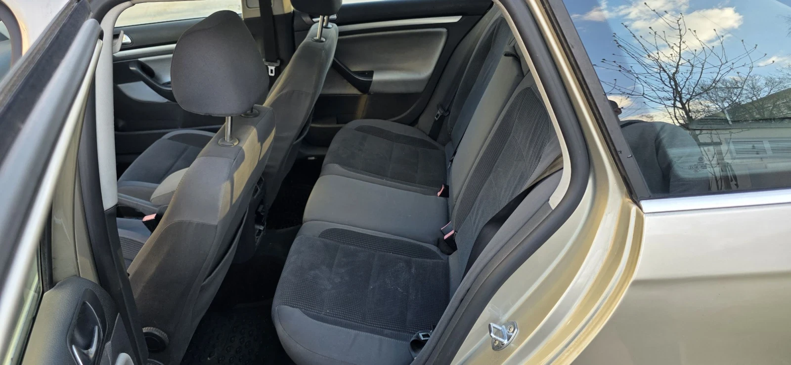 VW Golf 1.6i LPG, снимка 10 - Автомобили и джипове - 54140805