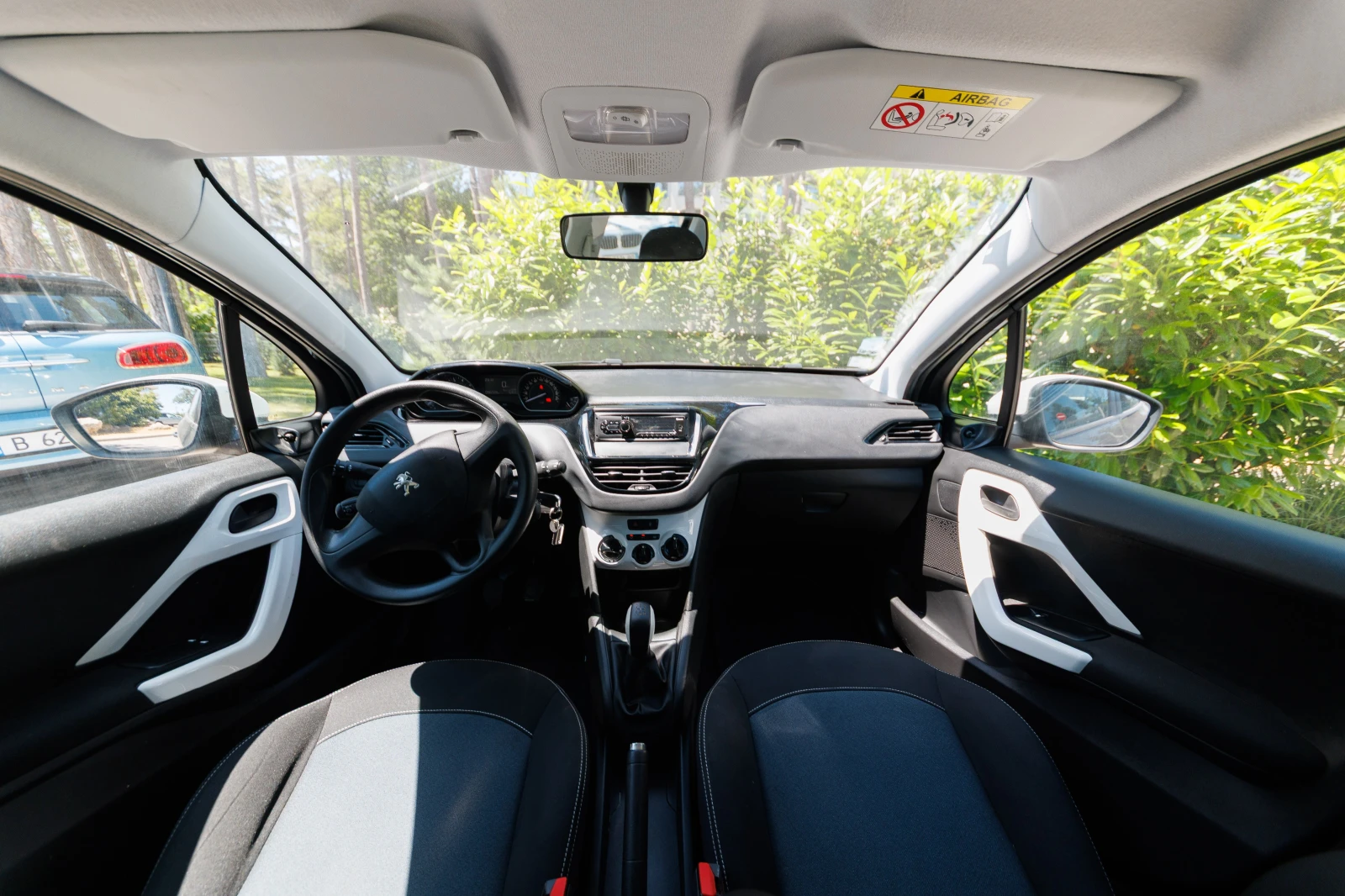 Peugeot 208, снимка 9 - Автомобили и джипове - 54213229