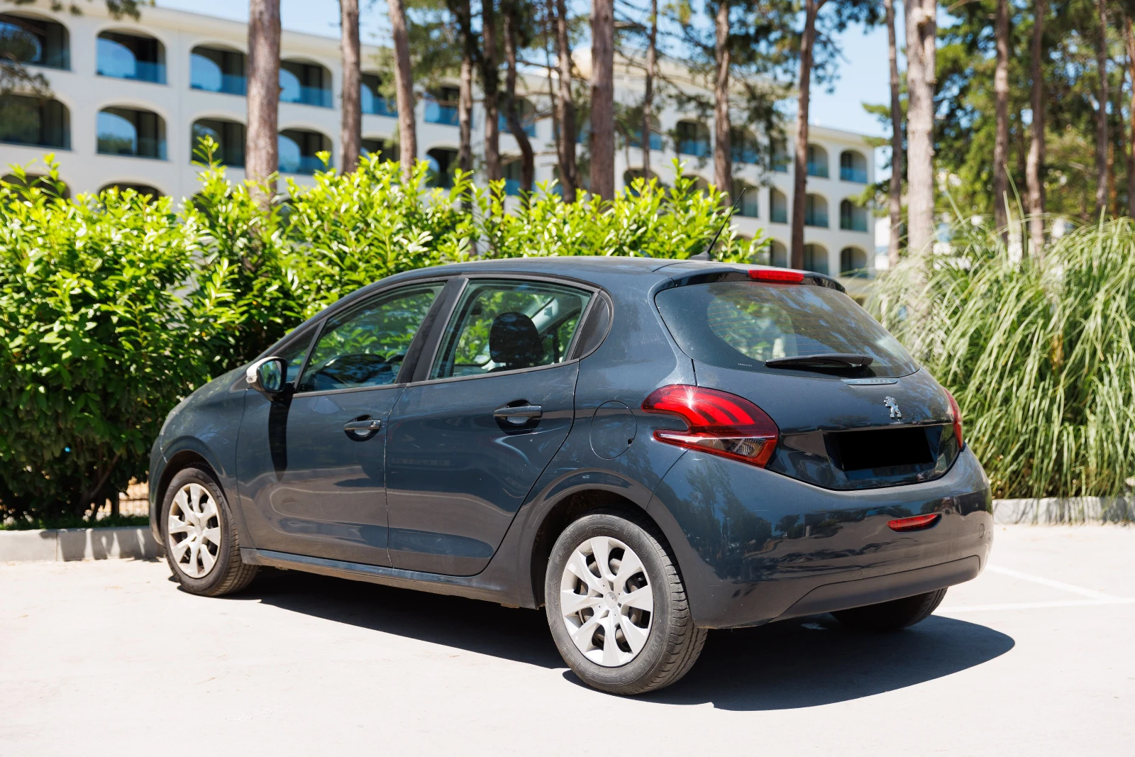 Peugeot 208, снимка 8 - Автомобили и джипове - 54213229