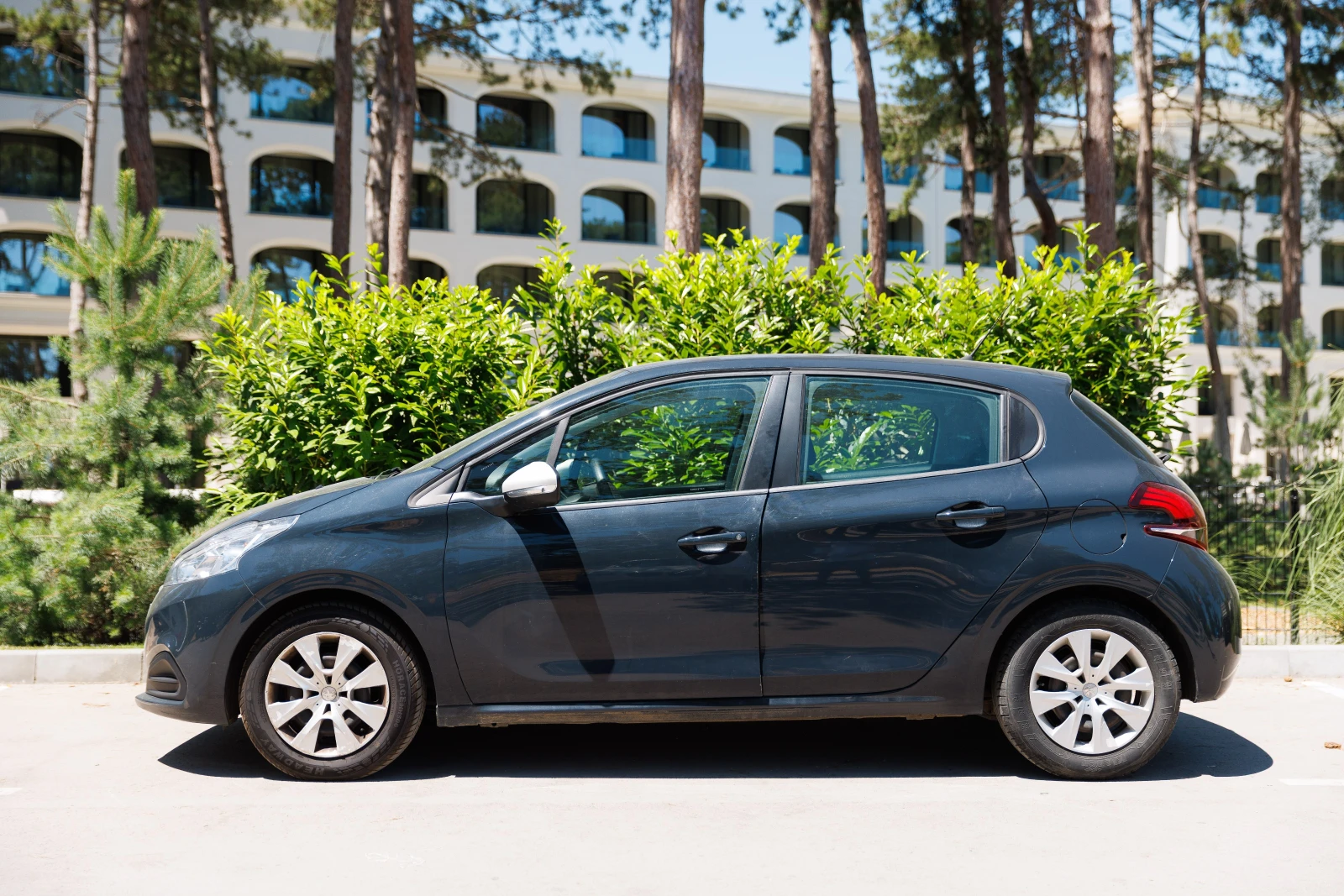 Peugeot 208, снимка 4 - Автомобили и джипове - 54213229