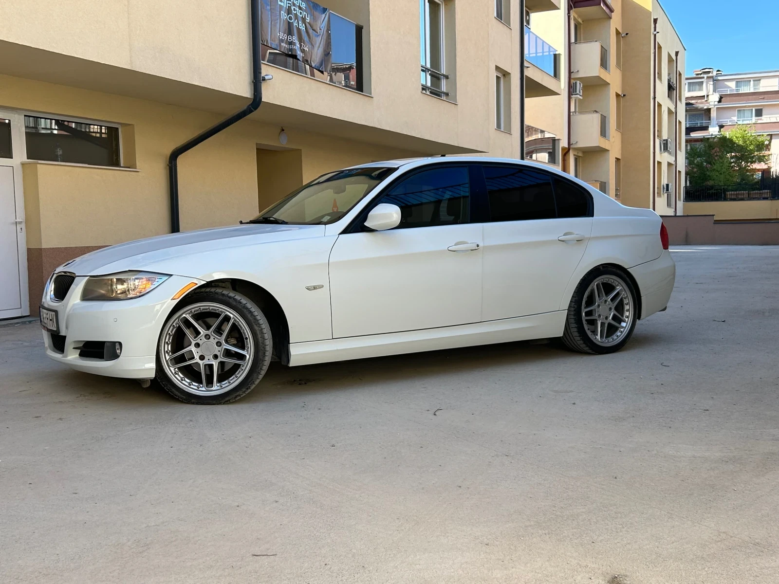 BMW 323 323i, снимка 2 - Автомобили и джипове - 54445410