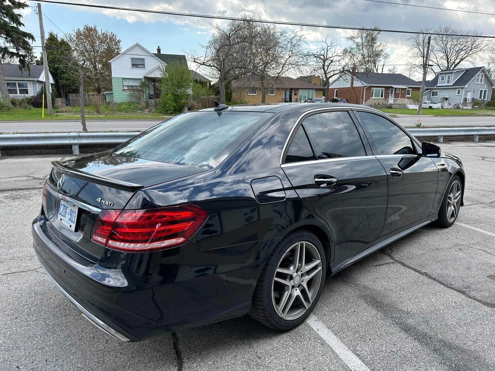 Mercedes-Benz E 400 4MATIC / AMG / КАМЕРА / CARFAX / ЦЕНА ДО БГ /, снимка 2 - Автомобили и джипове - 54491408