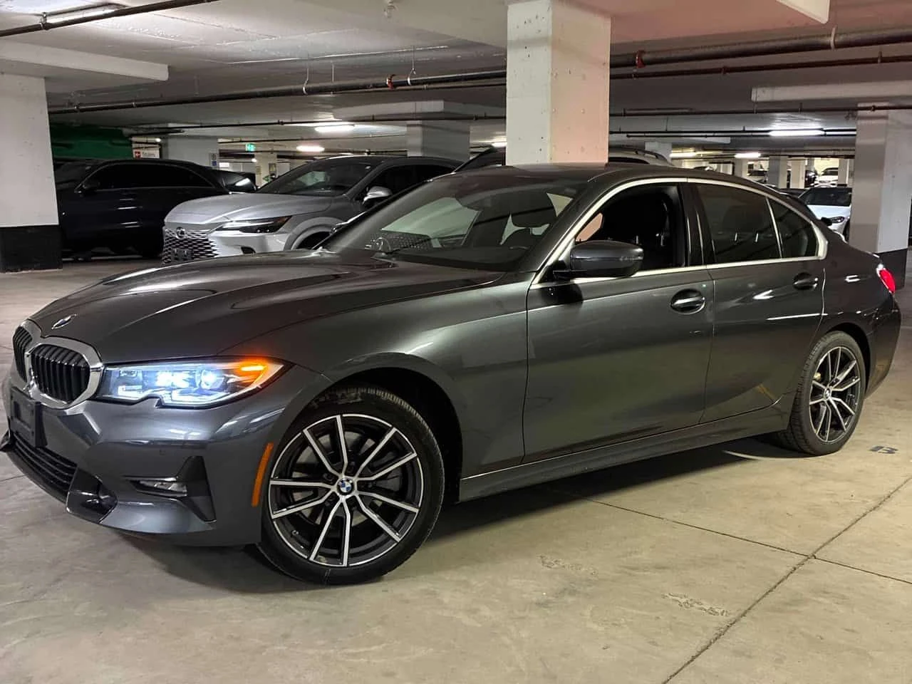 BMW 330 * 330i xDrive * CARFAX * БЕЗ ПЪРВОНАЧАЛНА ВНОСКА, снимка 2 - Автомобили и джипове - 54703322