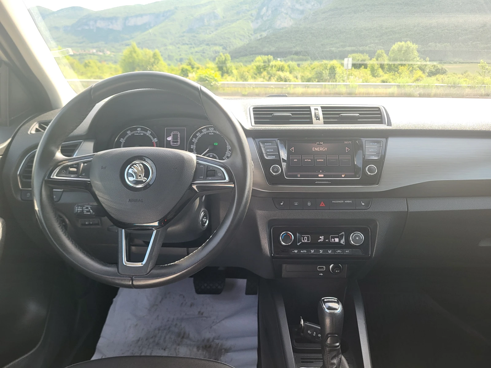 Skoda Fabia 1.0i * АВТОМАТИК* , снимка 15 - Автомобили и джипове - 55009212