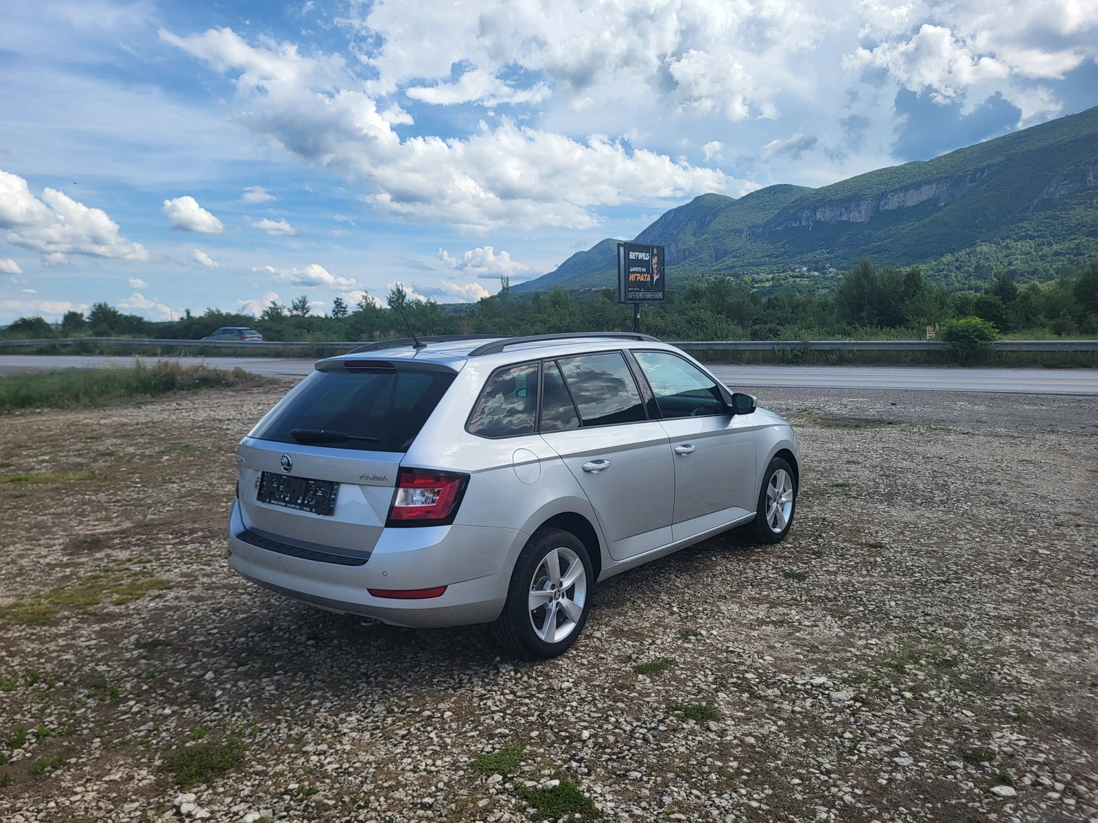 Skoda Fabia 1.0i * АВТОМАТИК* , снимка 5 - Автомобили и джипове - 55009212
