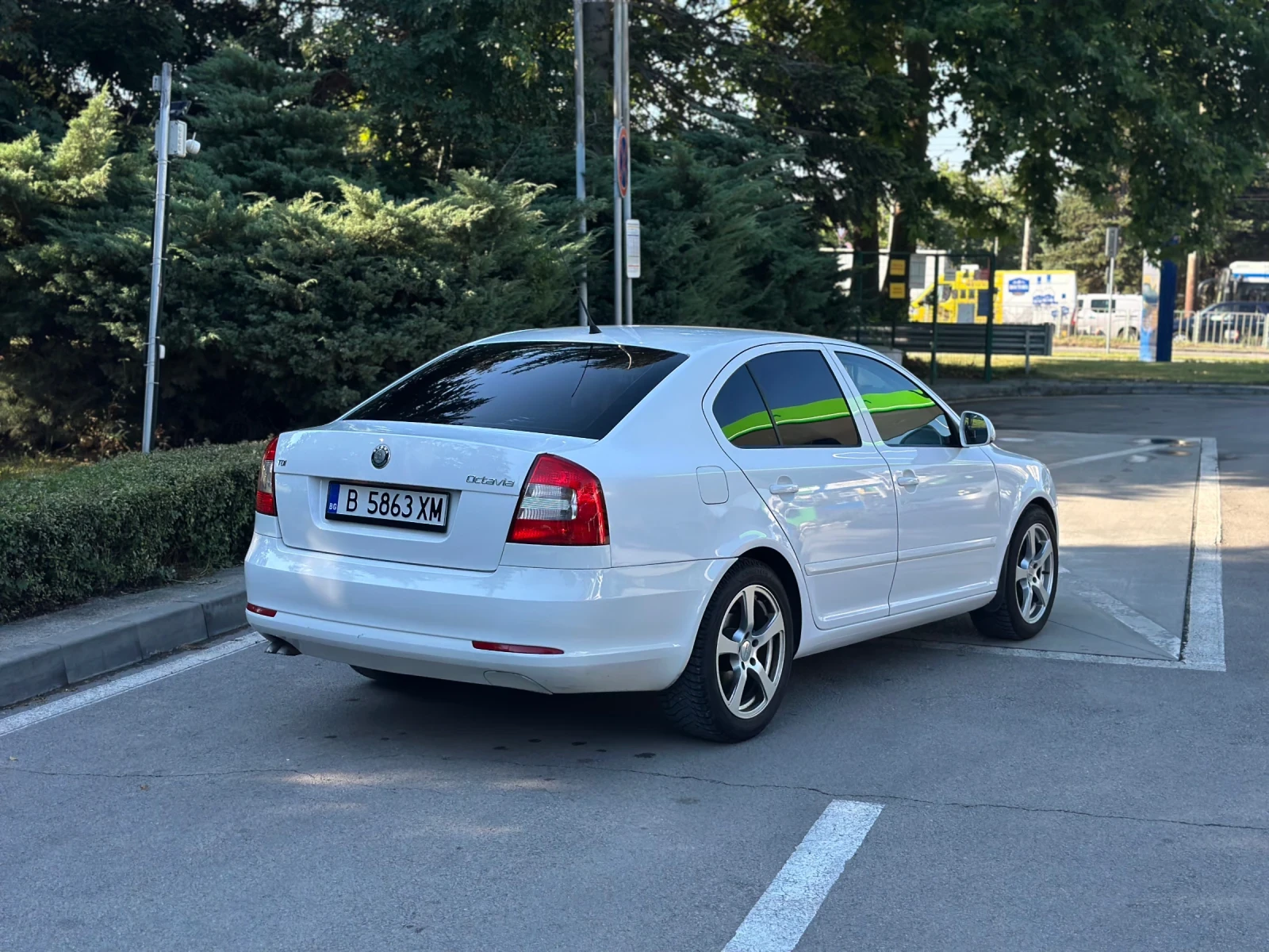 Skoda Octavia 2.0 TDI автоматик , снимка 5 - Автомобили и джипове - 55273442