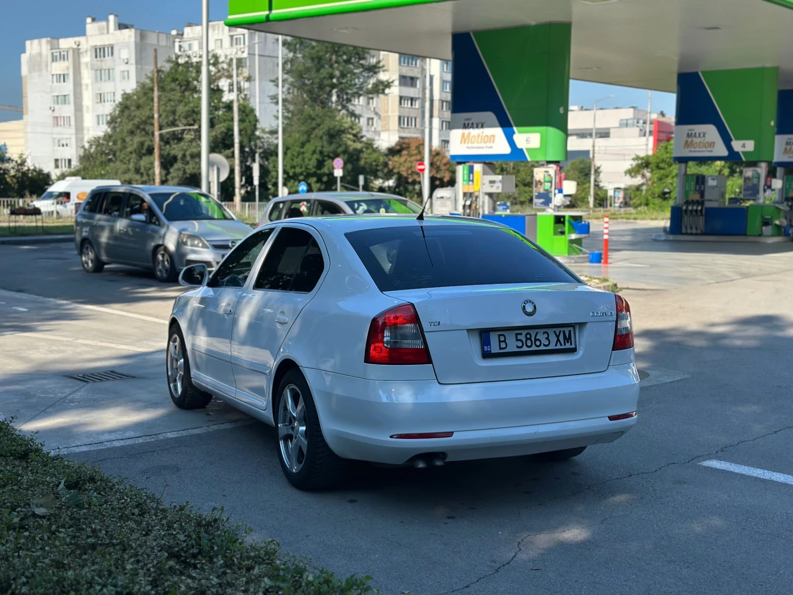 Skoda Octavia 2.0 TDI автоматик , снимка 7 - Автомобили и джипове - 55273442