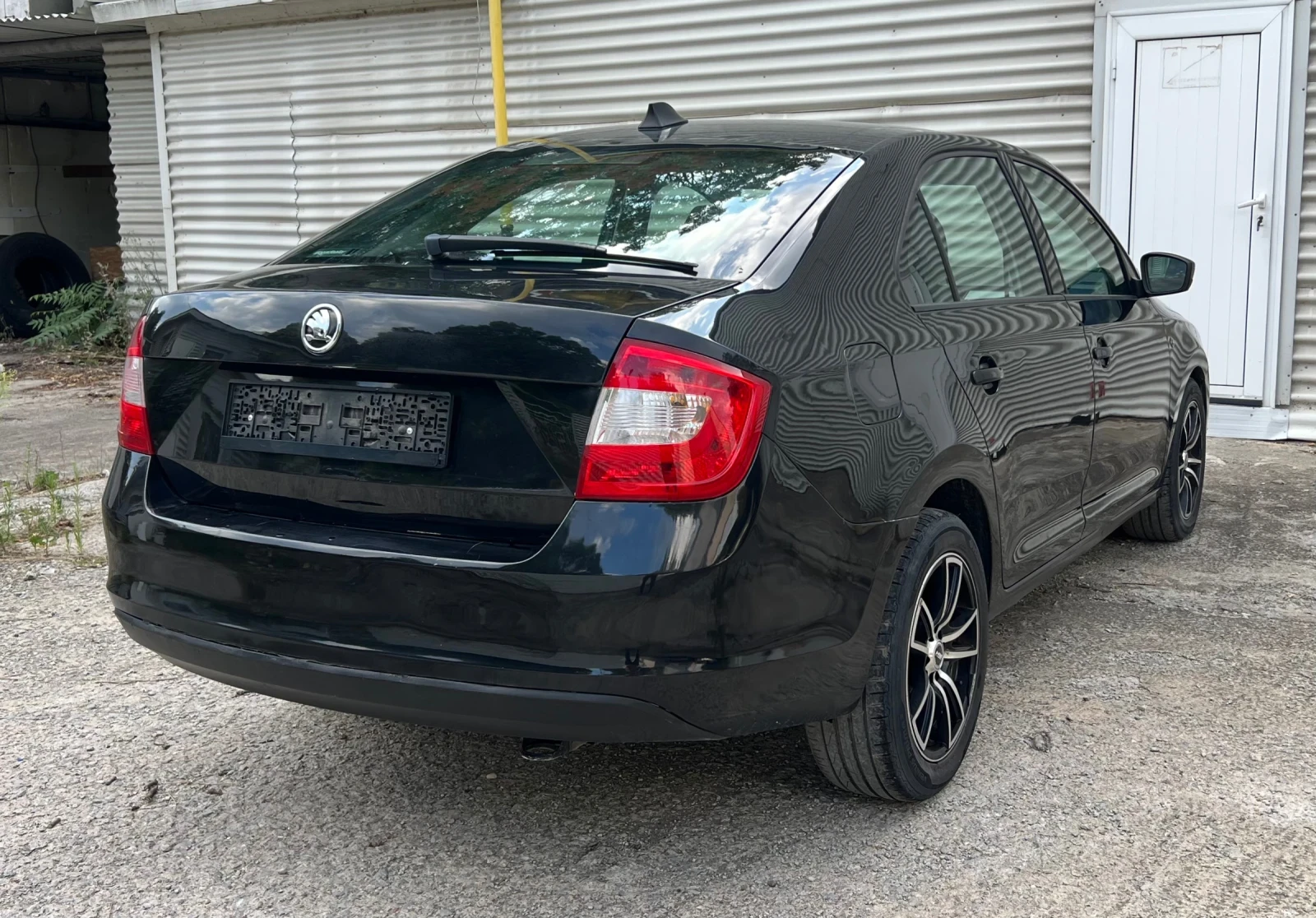Skoda Rapid 1.6TDI 105кс, снимка 4 - Автомобили и джипове - 55588948
