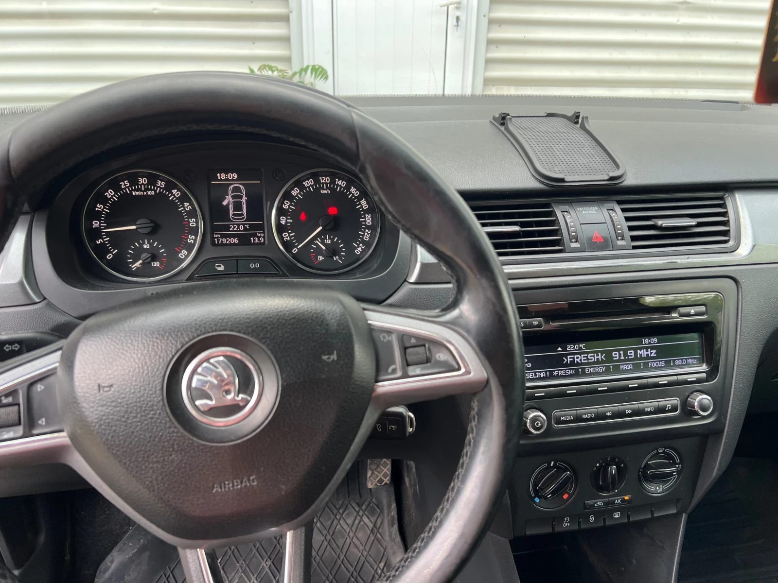 Skoda Rapid 1.6TDI 105кс, снимка 7 - Автомобили и джипове - 55588948
