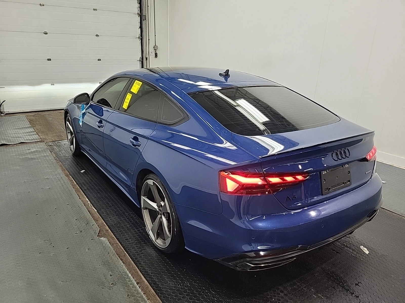 Audi A5 PROGRESSIV/CARFAX/ДИСТРОНИК/ПАНО/2 КЛЮЧА/ПОДГРЕВ/, снимка 4 - Автомобили и джипове - 56122837