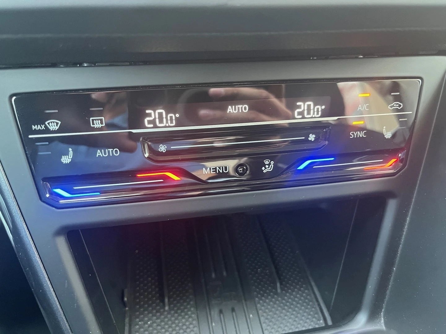 VW Taigo, снимка 10 - Автомобили и джипове - 56421781