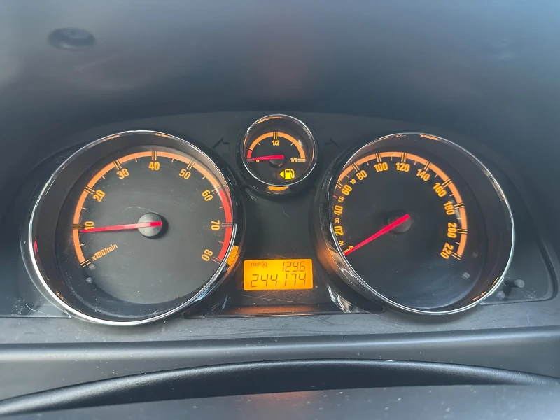 Opel Antara 2.4i+ ГАЗ* * * ТОП* * * Италия, снимка 8 - Автомобили и джипове - 53046161