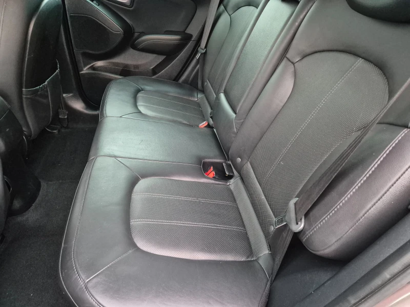 Hyundai IX35 1.7 CRDI Face Lift, снимка 7 - Автомобили и джипове - 53143282