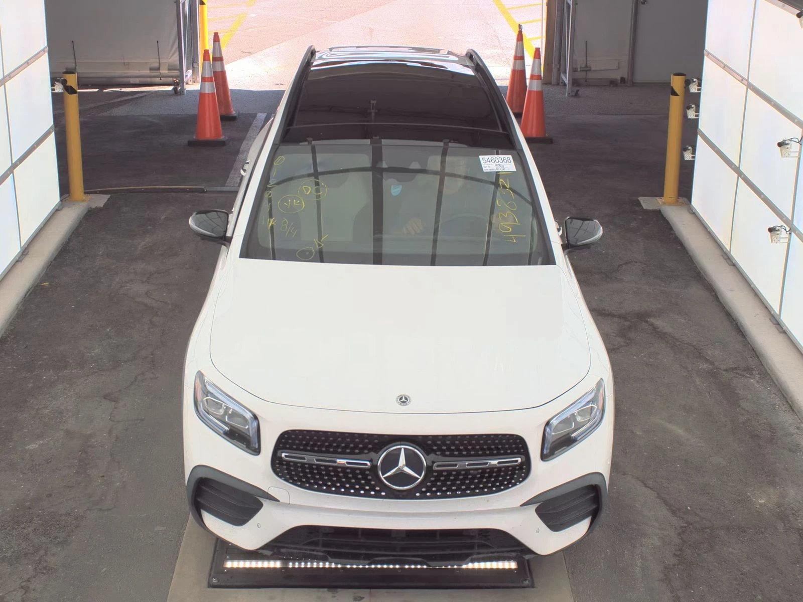 Mercedes-Benz GLB 4MATIC/AMG LINE/КАМЕРА/ПОДГРЕВ/ - изображение 3