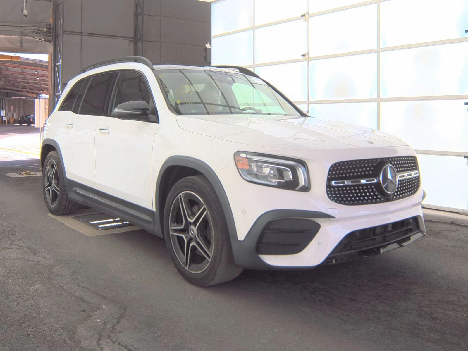 Mercedes-Benz GLB 4MATIC/AMG LINE/КАМЕРА/ПОДГРЕВ/ - изображение 2