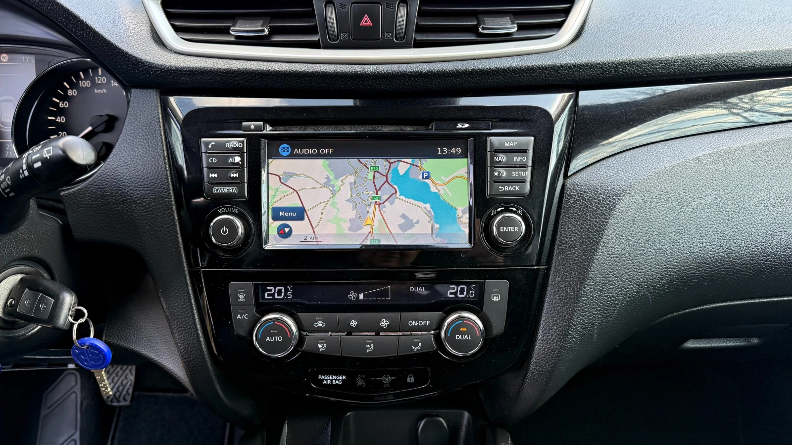 Nissan Qashqai 1.5dci 360KAMEPИ НАВИ СТЪКЛЕН ТАВАН КАМЕРА, снимка 10 - Автомобили и джипове - 53977002