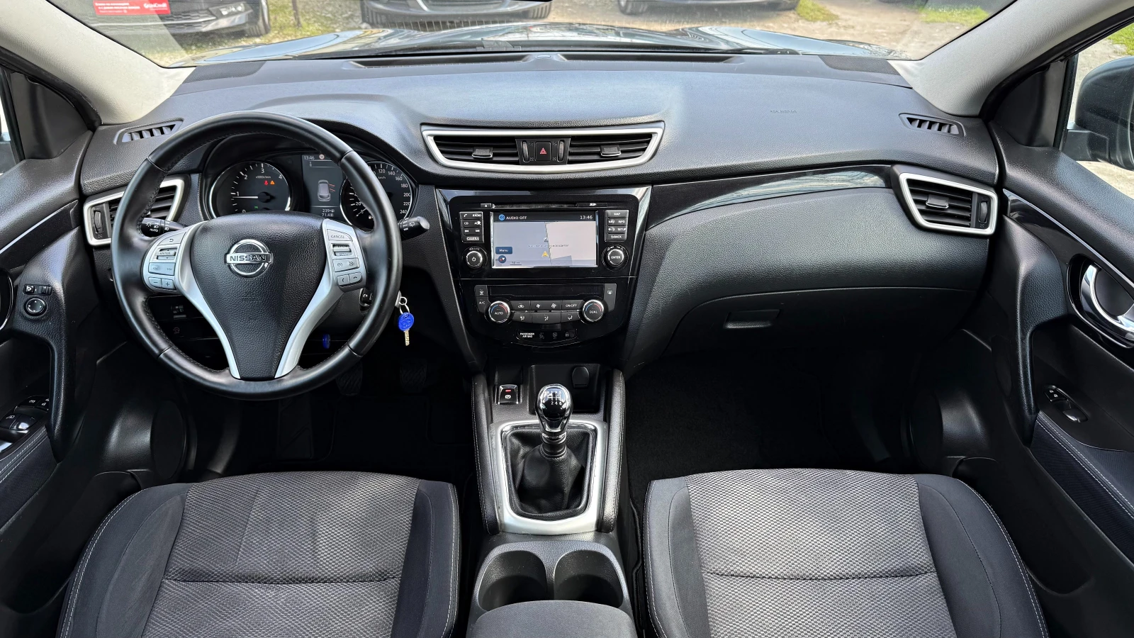 Nissan Qashqai 1.5dci 360KAMEPИ НАВИ СТЪКЛЕН ТАВАН КАМЕРА, снимка 9 - Автомобили и джипове - 53977002