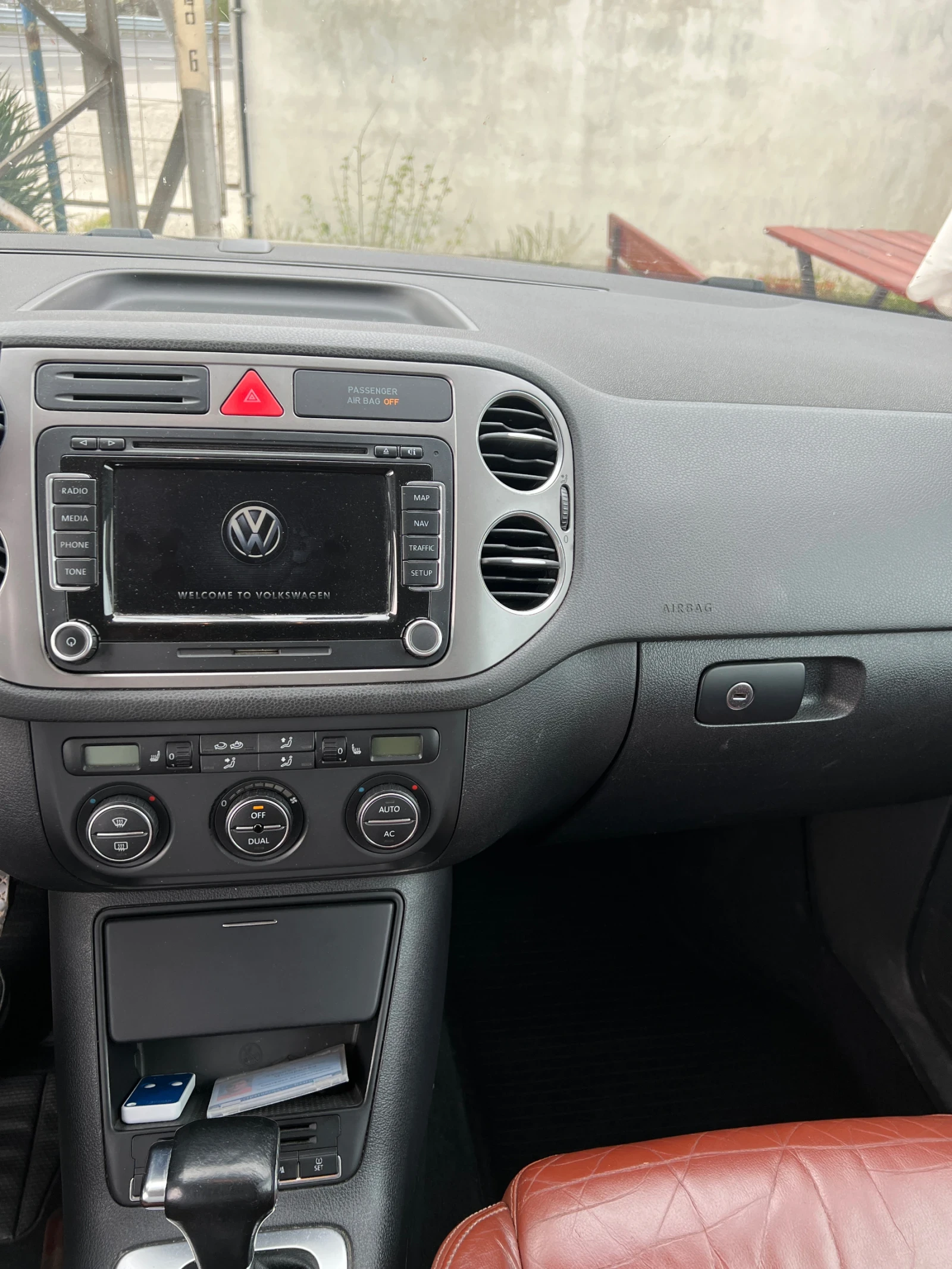 VW Tiguan 2.0 TSI, снимка 13 - Автомобили и джипове - 54179647