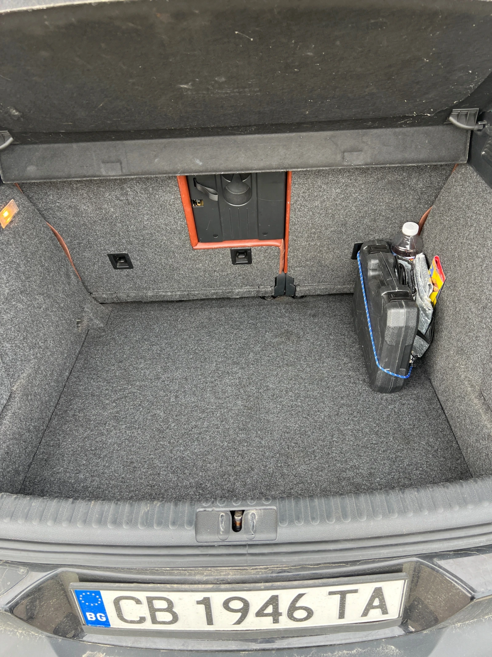 VW Tiguan 2.0 TSI, снимка 14 - Автомобили и джипове - 54179647