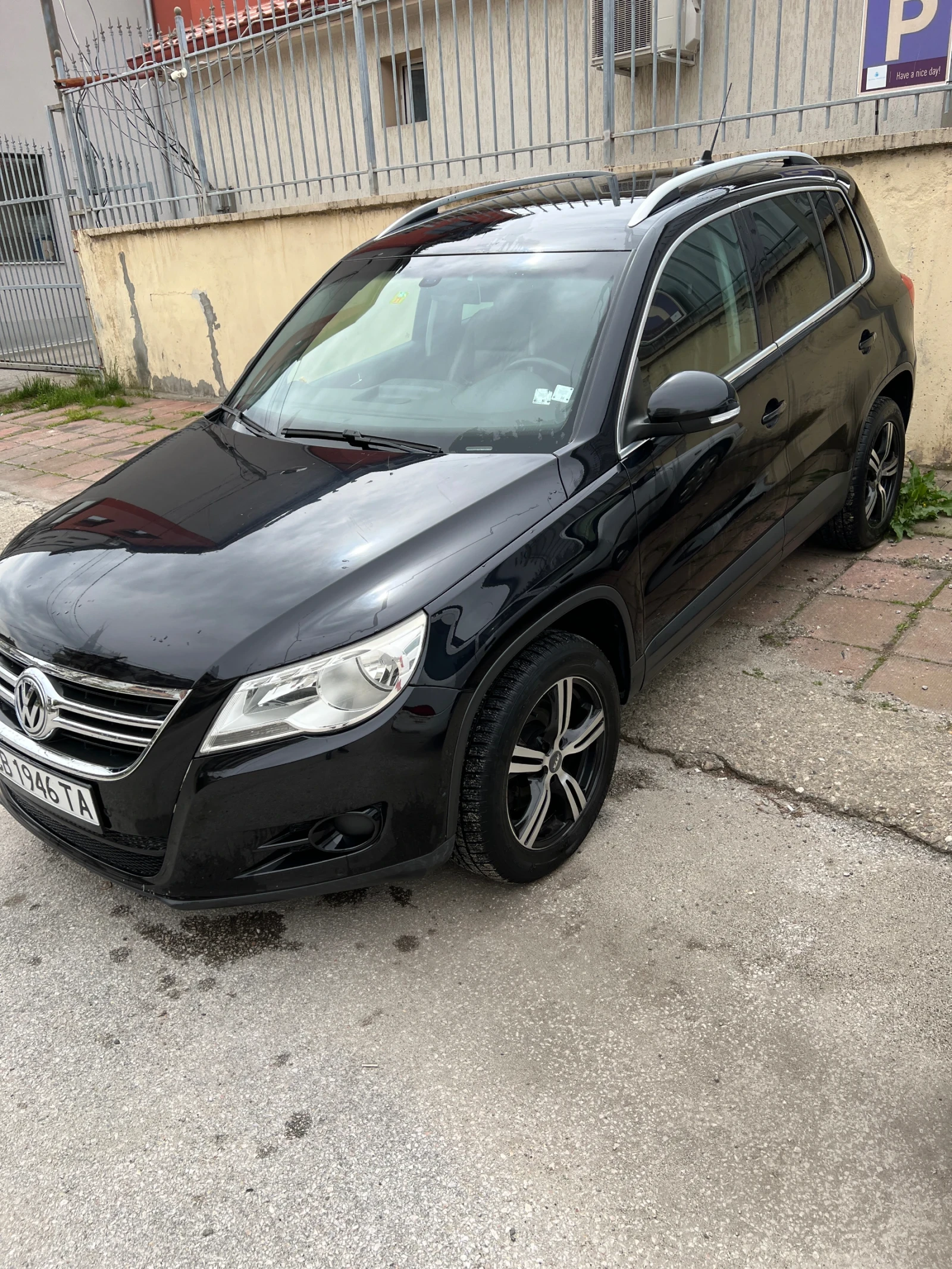 VW Tiguan 2.0 TSI, снимка 6 - Автомобили и джипове - 54179647