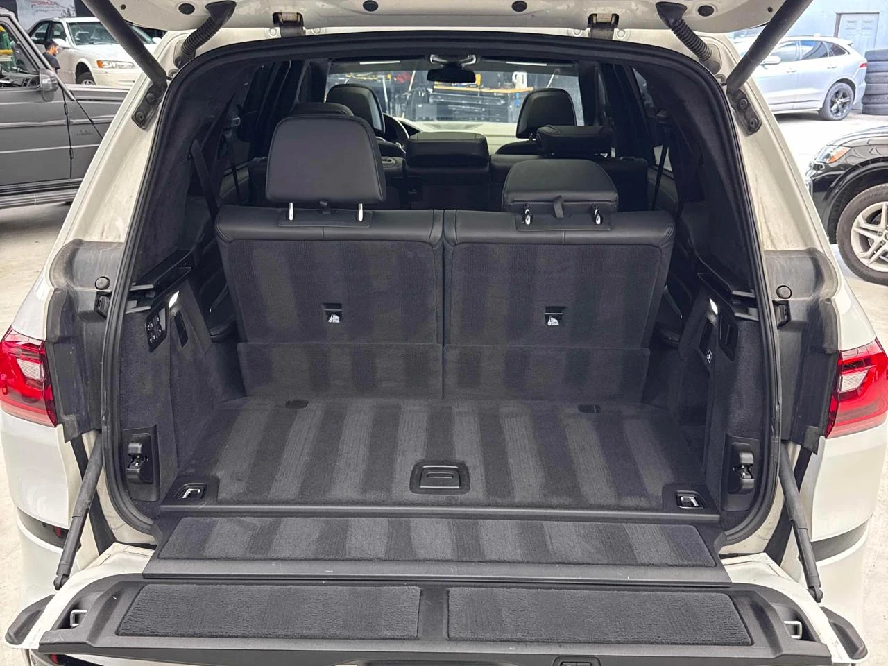 BMW X7 40i/M-pack/Shadow/Laser/Nappa/HUD/Harman/360 | Mobile.bg � ����������� 14
