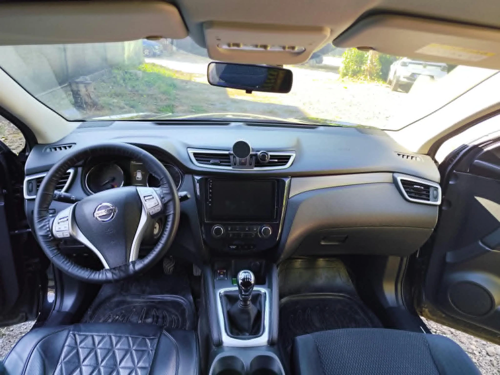 Nissan Qashqai 1.2i, снимка 6 - Автомобили и джипове - 56314643