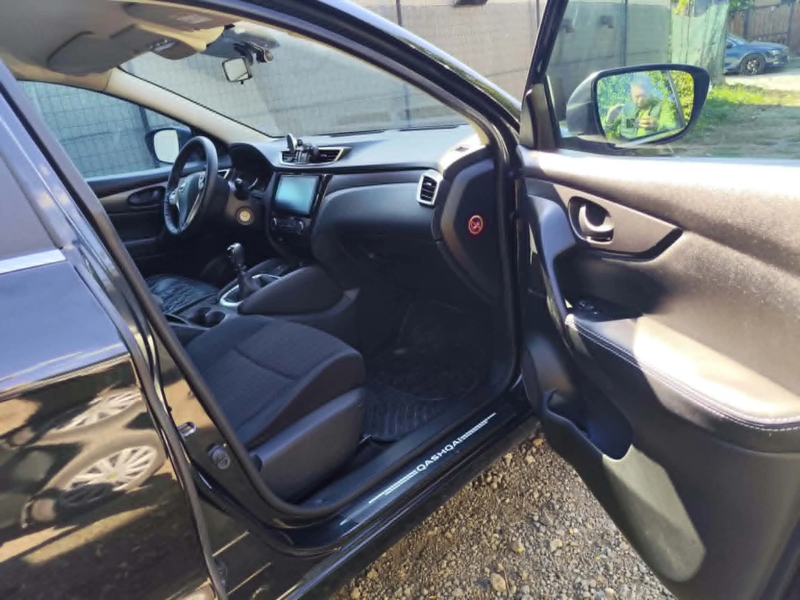 Nissan Qashqai 1.2i, снимка 10 - Автомобили и джипове - 56314643