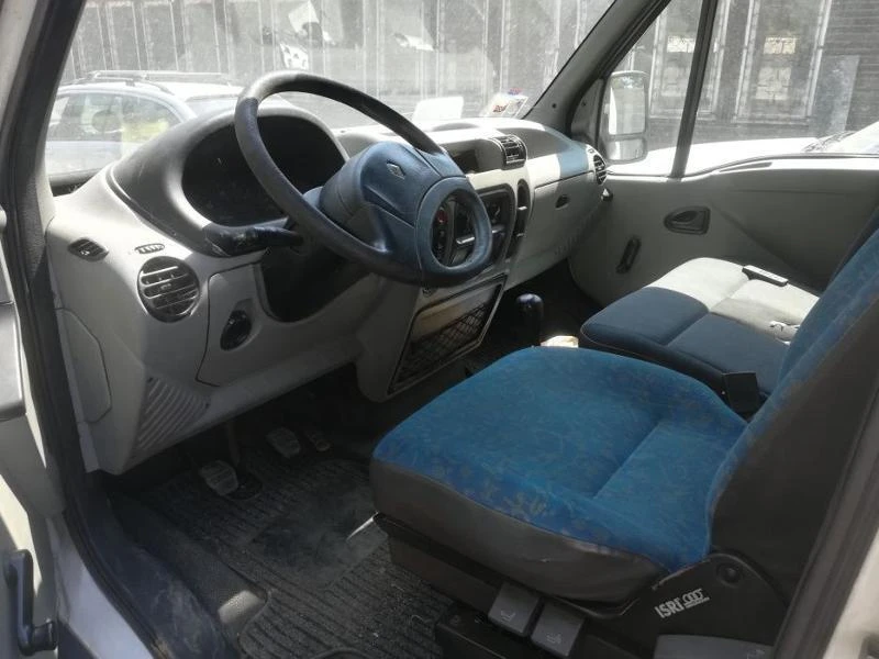 Renault Master 2.2 dci, снимка 7 - Бусове и автобуси - 44157089