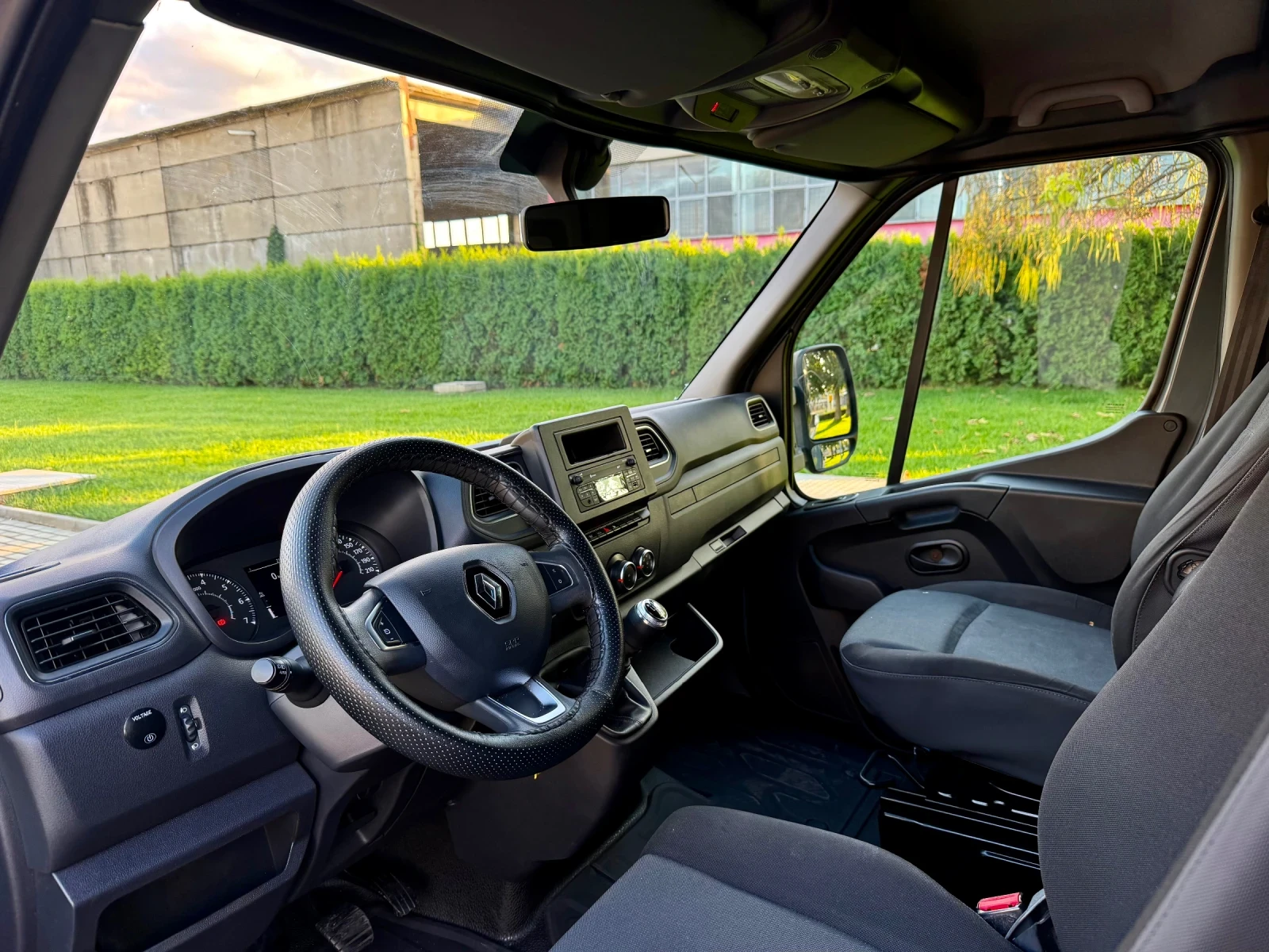Renault Master 2.3 TWIN CAB!!!ЩОРА!!!10 ПАЛ!!!ТЕМПОМАТ!ЛИЗИНГ!, снимка 6 - Бусове и автобуси - 56060329