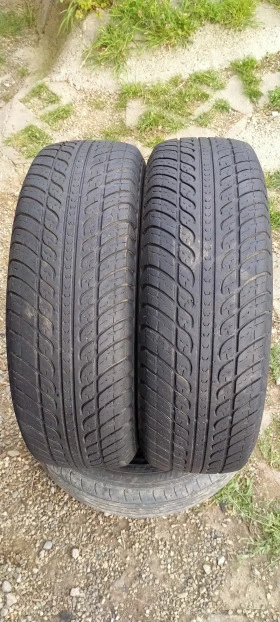 Гуми Всесезонни 205/70R15, снимка 1 - Гуми и джанти - 45253350