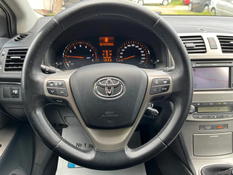 Toyota Avensis 1.8 NAVI Камера, снимка 9 - Автомобили и джипове - 46024542