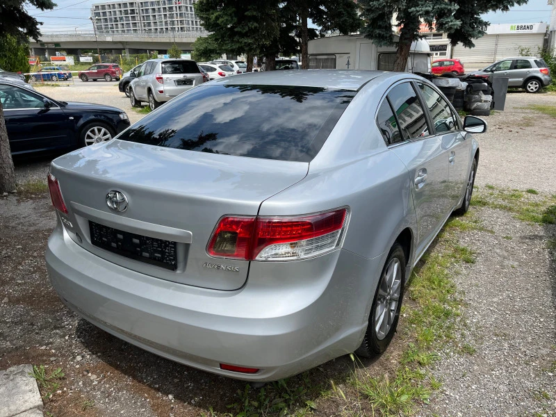 Toyota Avensis 1.8 NAVI Камера, снимка 6 - Автомобили и джипове - 46024542